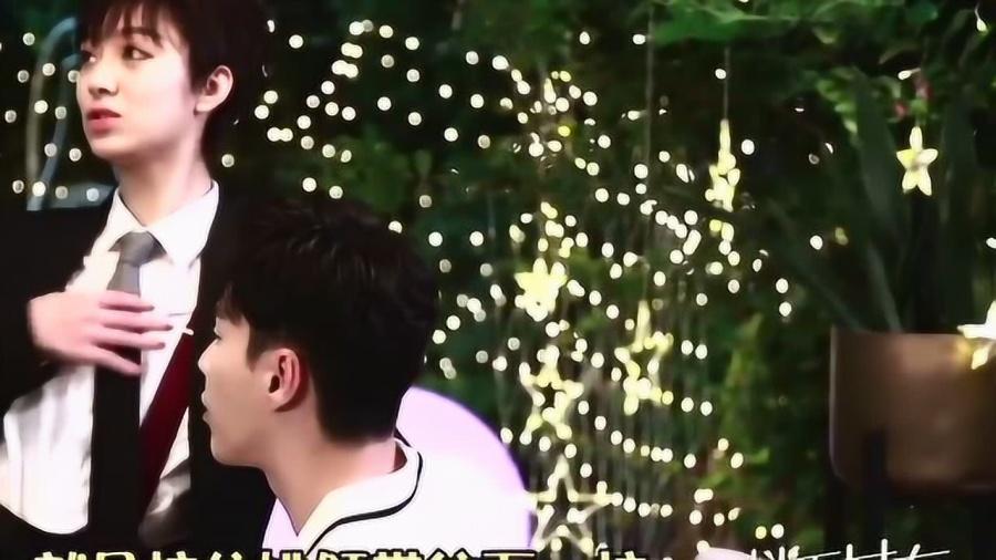 他成为皇帝后送给乡亲18缸咸菜，乡亲扔了17缸后打开一看顿时傻眼